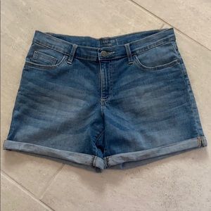 Rolled cuff denim shorts